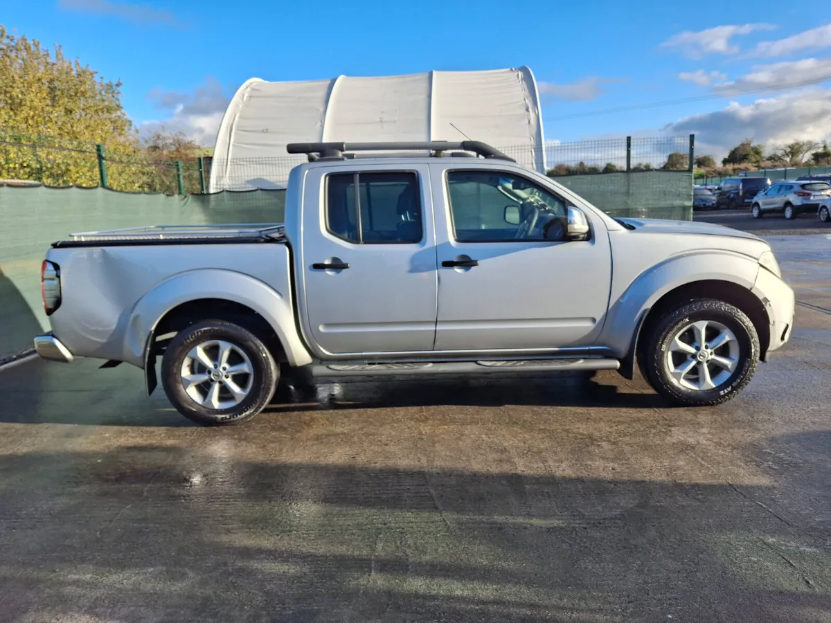 2014 Nissan Navara 2.5 Diesel..Light Damage - Image 2