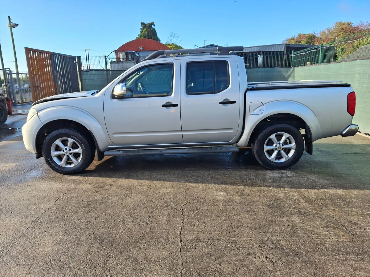 2014 Nissan Navara 2.5 Diesel..Light Damage - Image 1