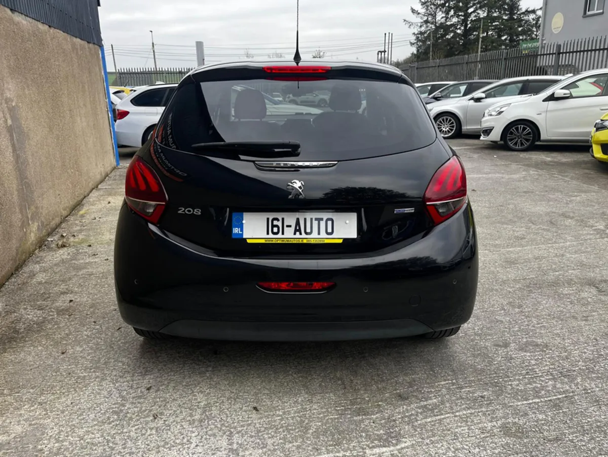 Peugeot 208 Peugeot 208 1.2 petrol auto loaded wit - Image 4