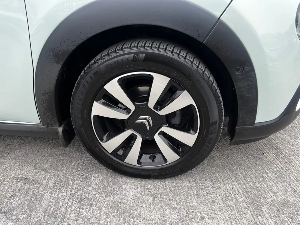 Citroen C3 C3 Cactus 1.2 petrol fully loaded with - Image 4