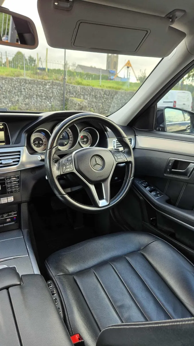 Mercedes-Benz E-Class 2015 Lady Owner - Image 4