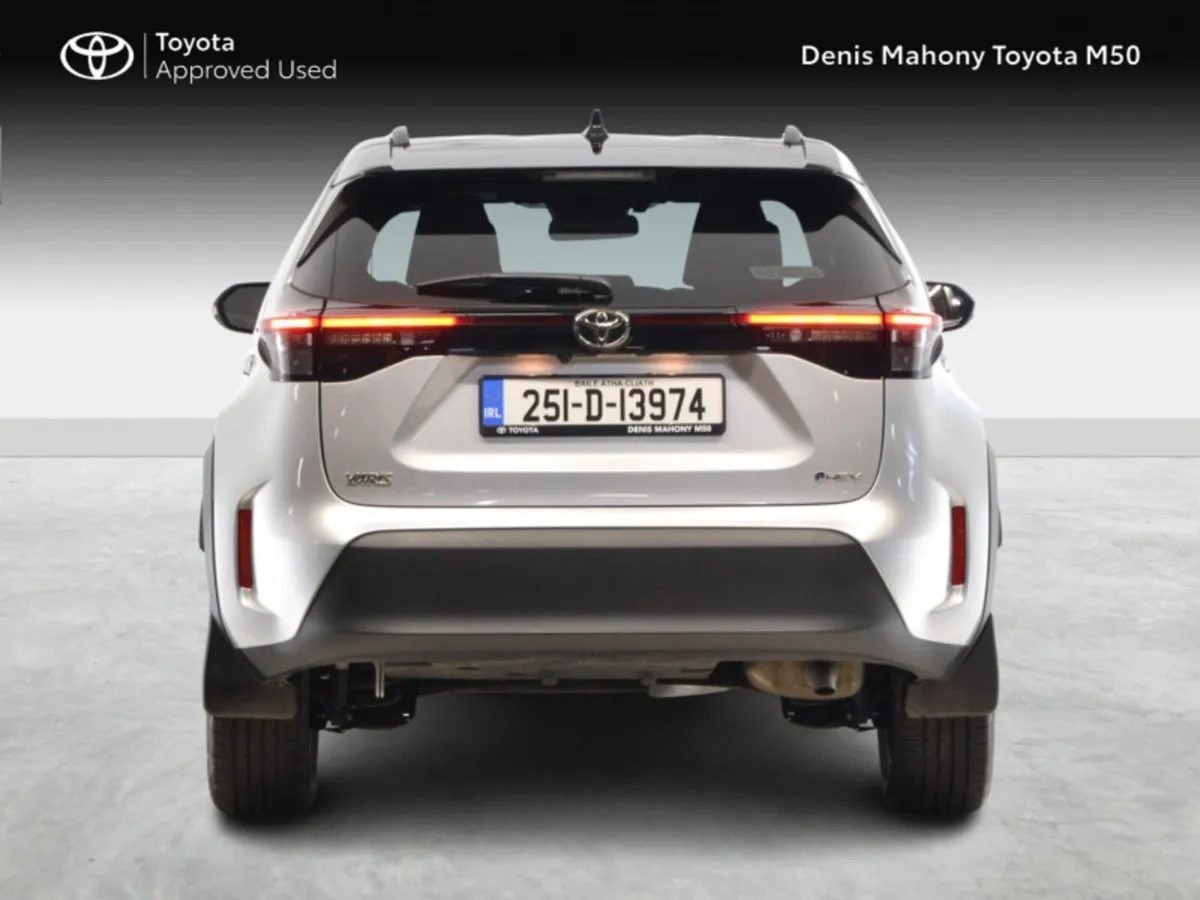 Toyota Yaris Cross Luna Sport Hybrid Auto - Image 4