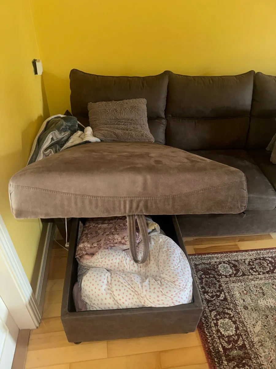 L-shaped Sofa Bed with Carpet - Image 3