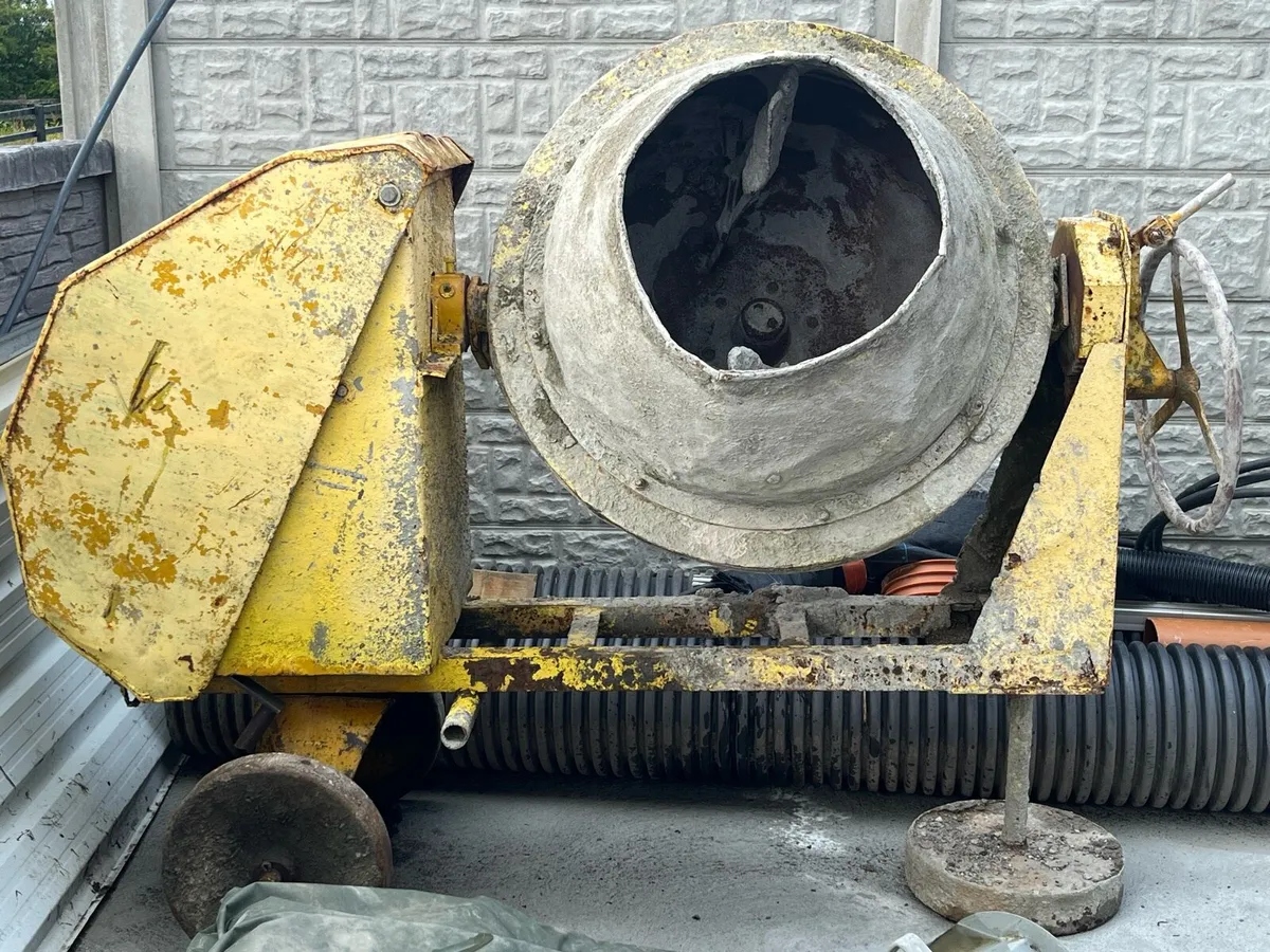 Cement mixer