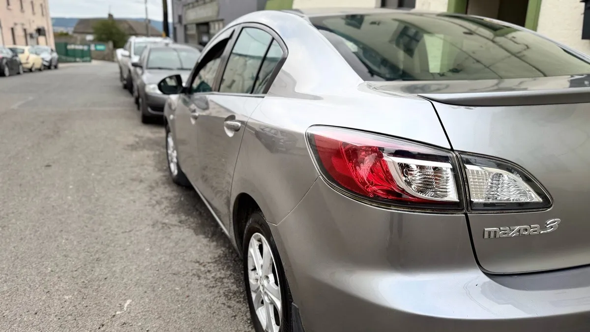 MAZDA 3 2010 - Image 4