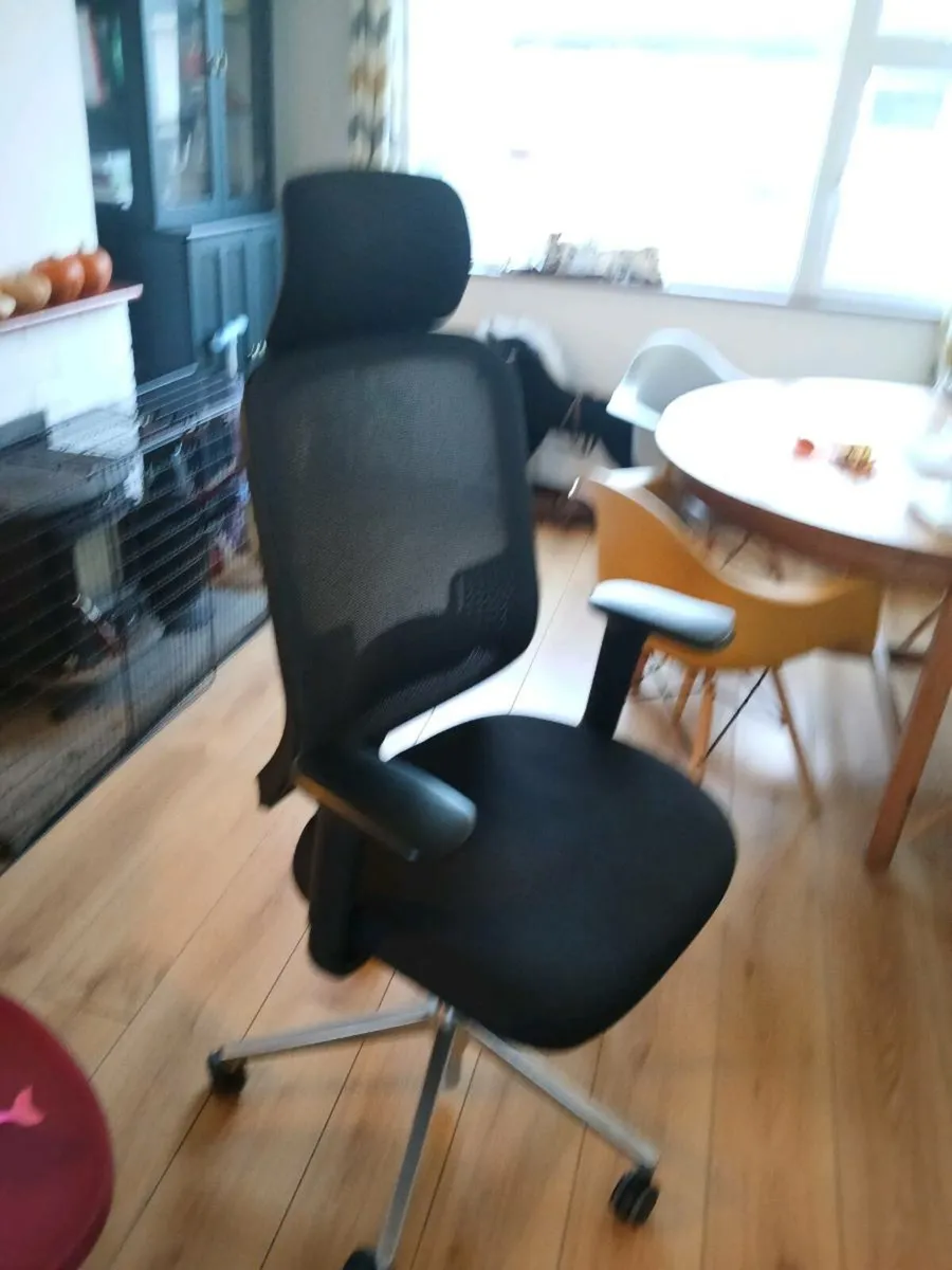Office chair - Image 2