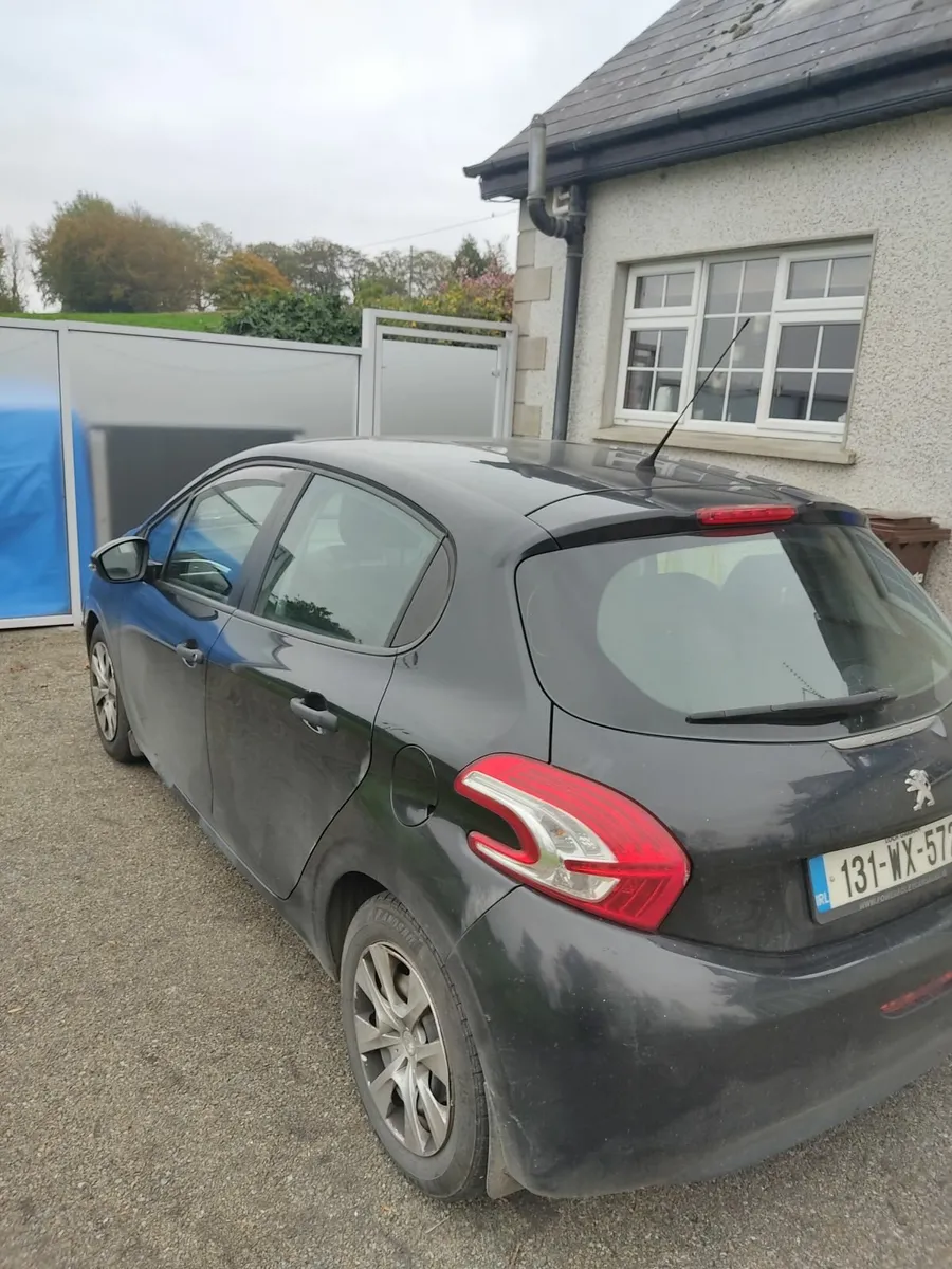 Peugeot 208 2013 - Image 2