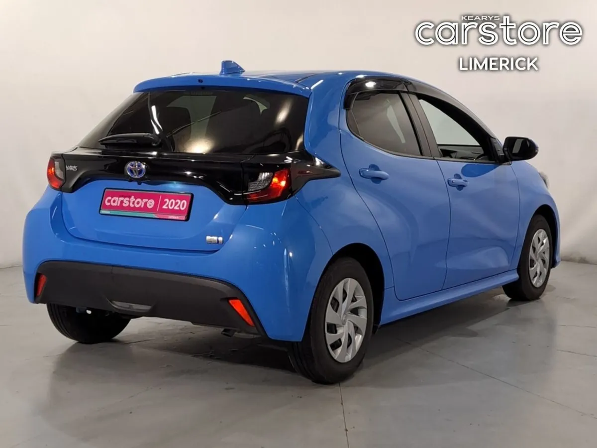 Toyota Yaris Luna 1.5 Hybird - Image 3