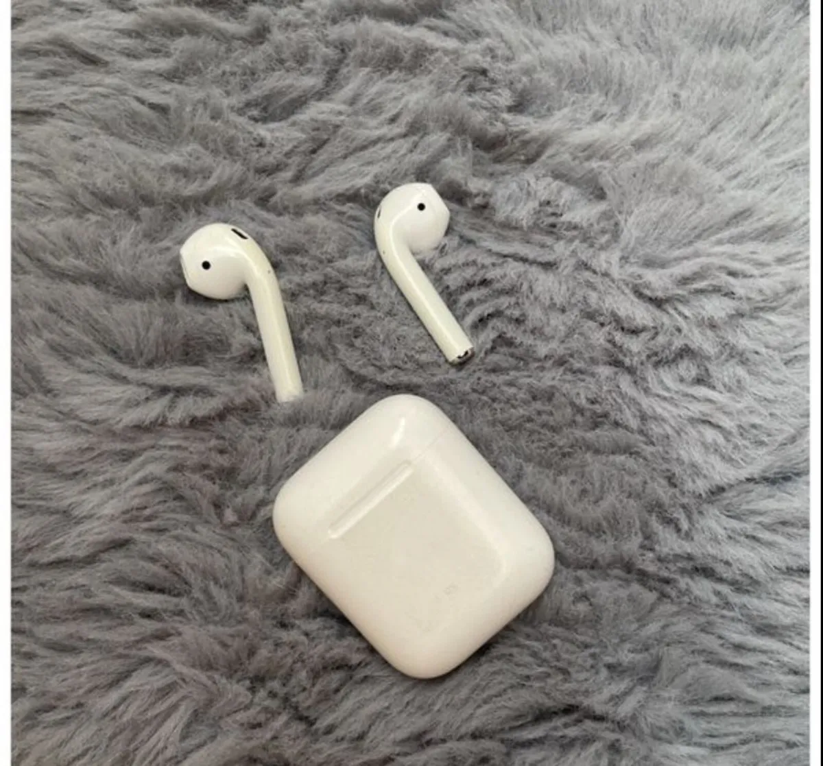 Apple AirPods - Image 2