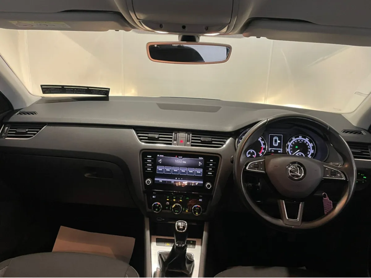 Skoda Octavia SE TECHNOLOGY TDI - Image 3