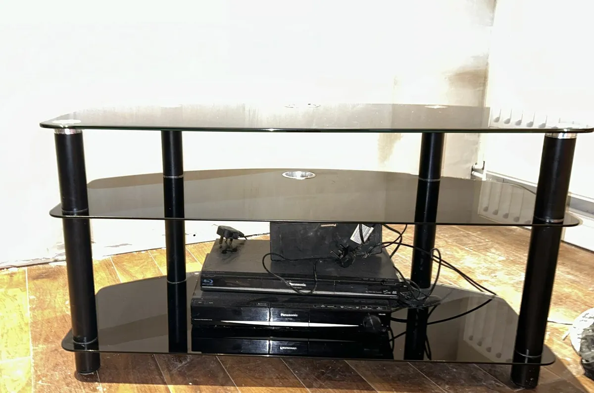 Glass TV stand / table - Image 1