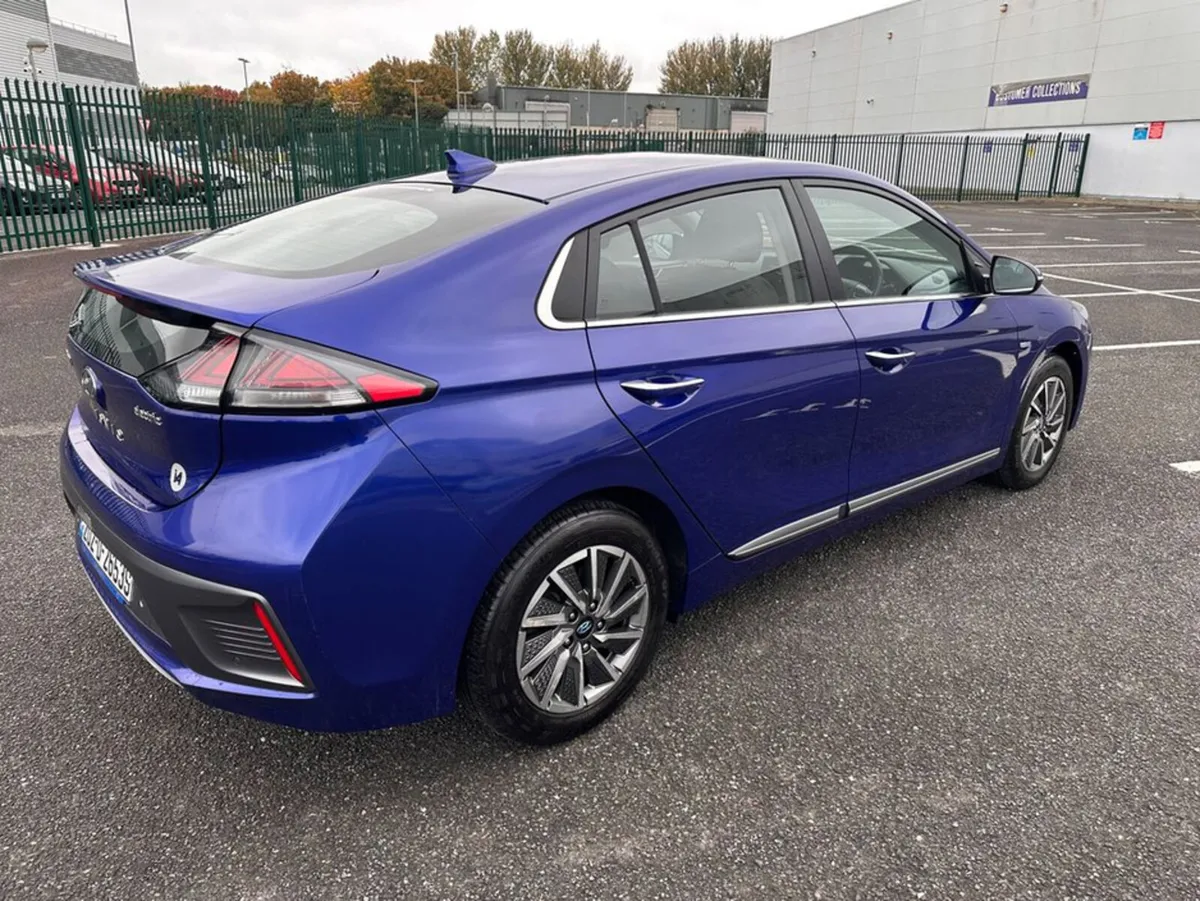Hyundai IONIQ ELECTRIC, PREMIUM MODEL, LOW MILEAGE - Image 3