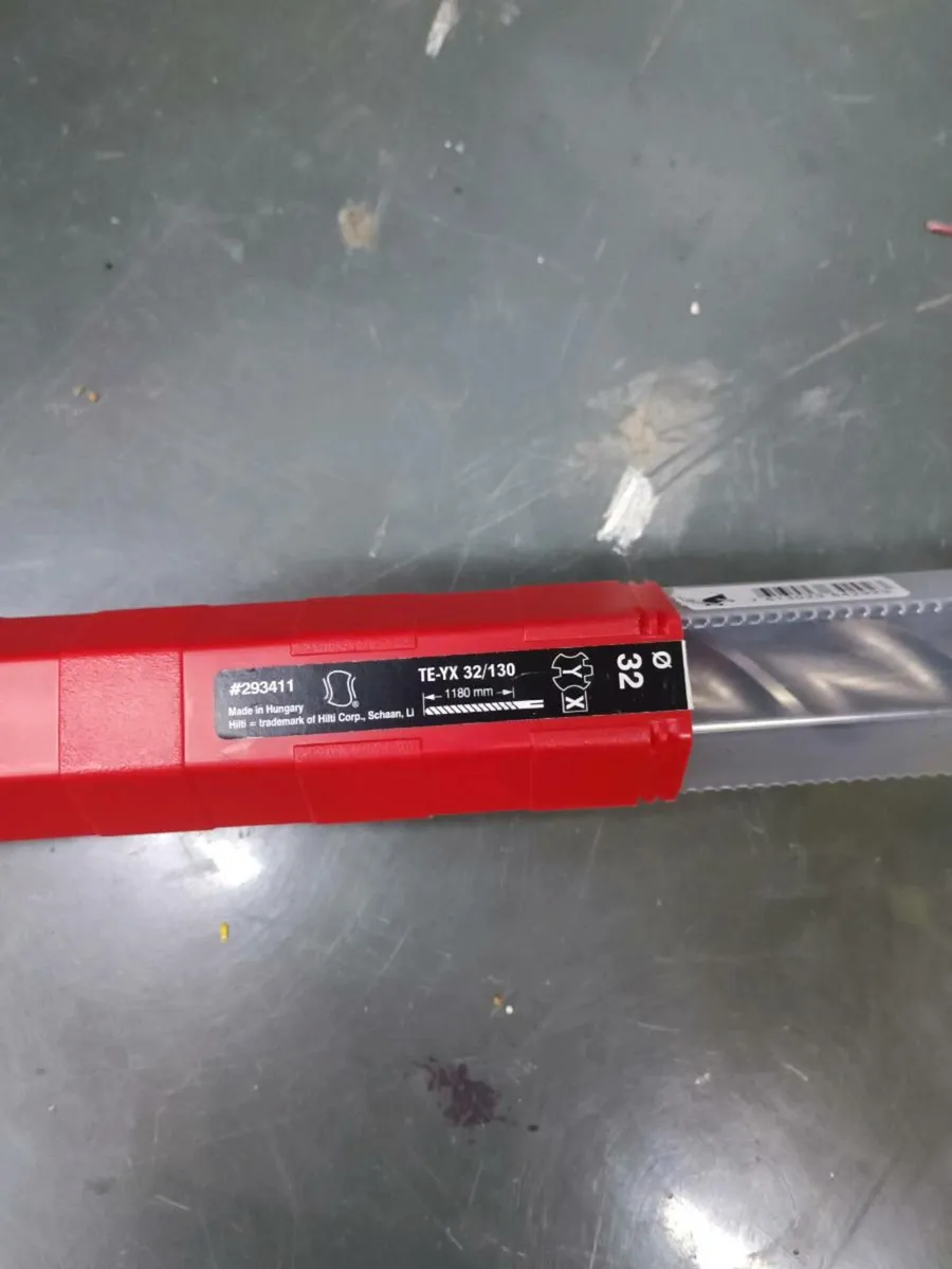 Hilti masonry max drill bit. 32/1180 mm