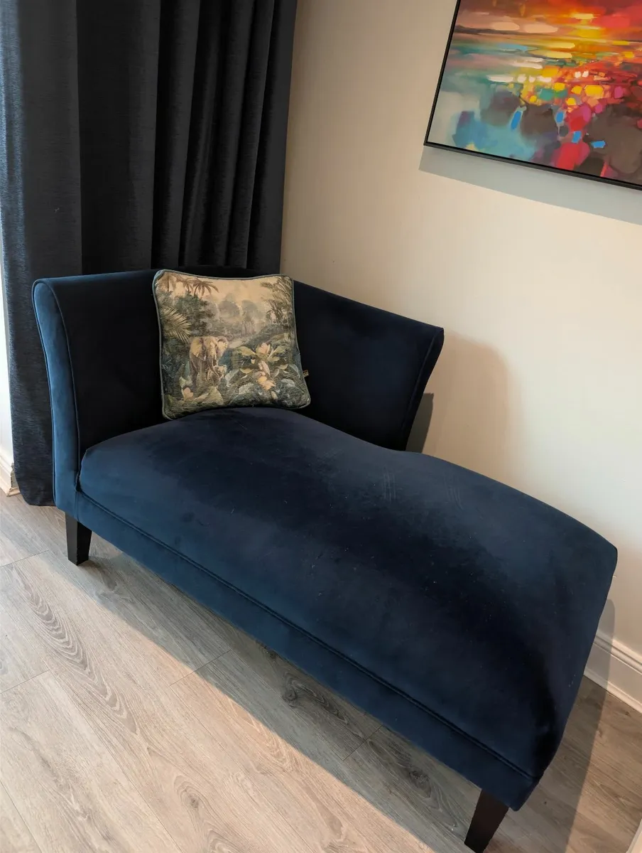 Chaise - Image 1