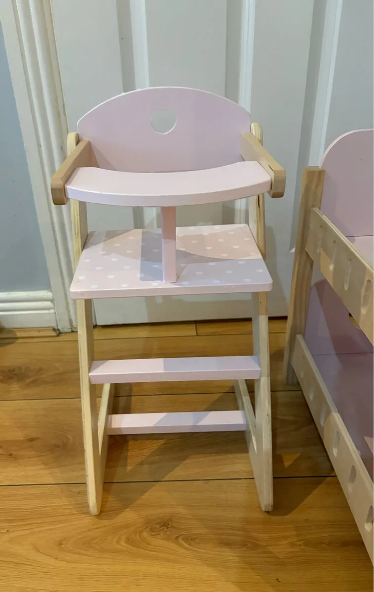 Dolls bunk bed and high chair - Image 4