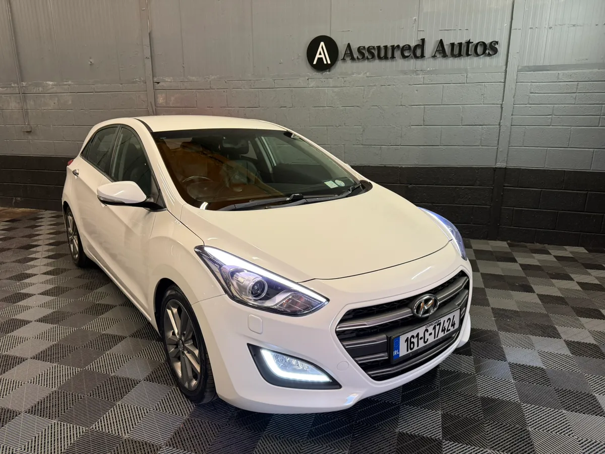 Hyundai i30 1.6 CRDi Deluxe - Image 1