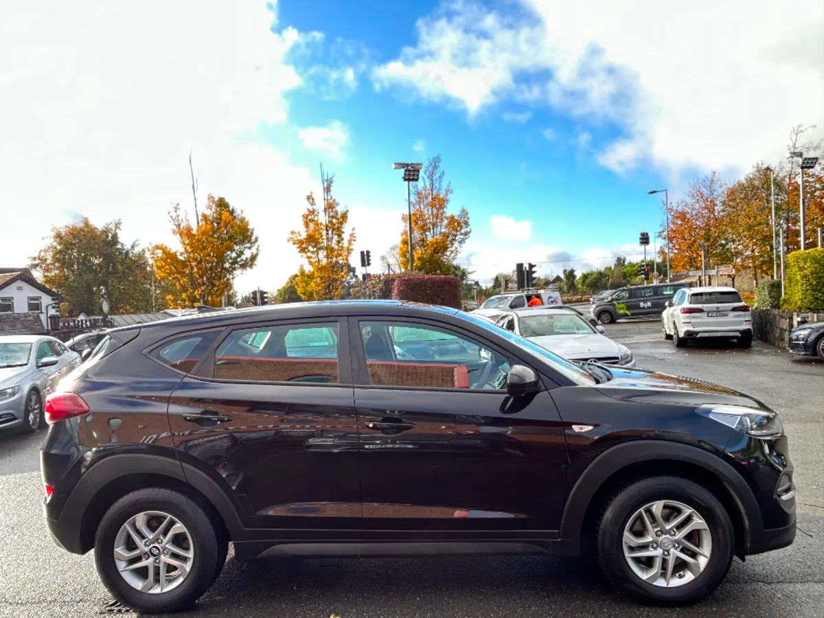 Hyundai Tucson 1.7 S BLD 116PS 5DR *LOW KMS* - Image 4