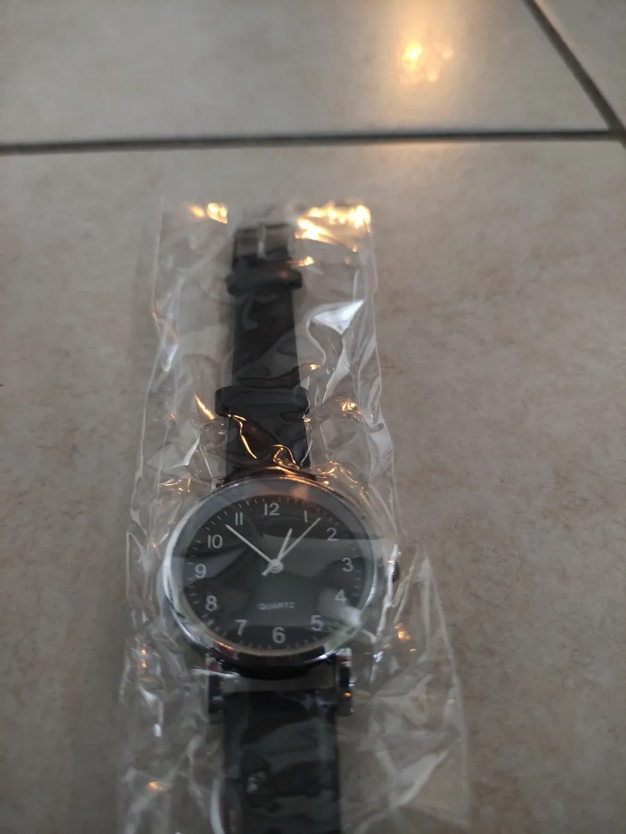 Brand New Black Women Digital Dial Quartz Watch - Image 3