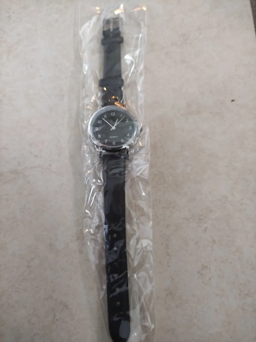 Brand New Black Women Digital Dial Quartz Watch - Image 4