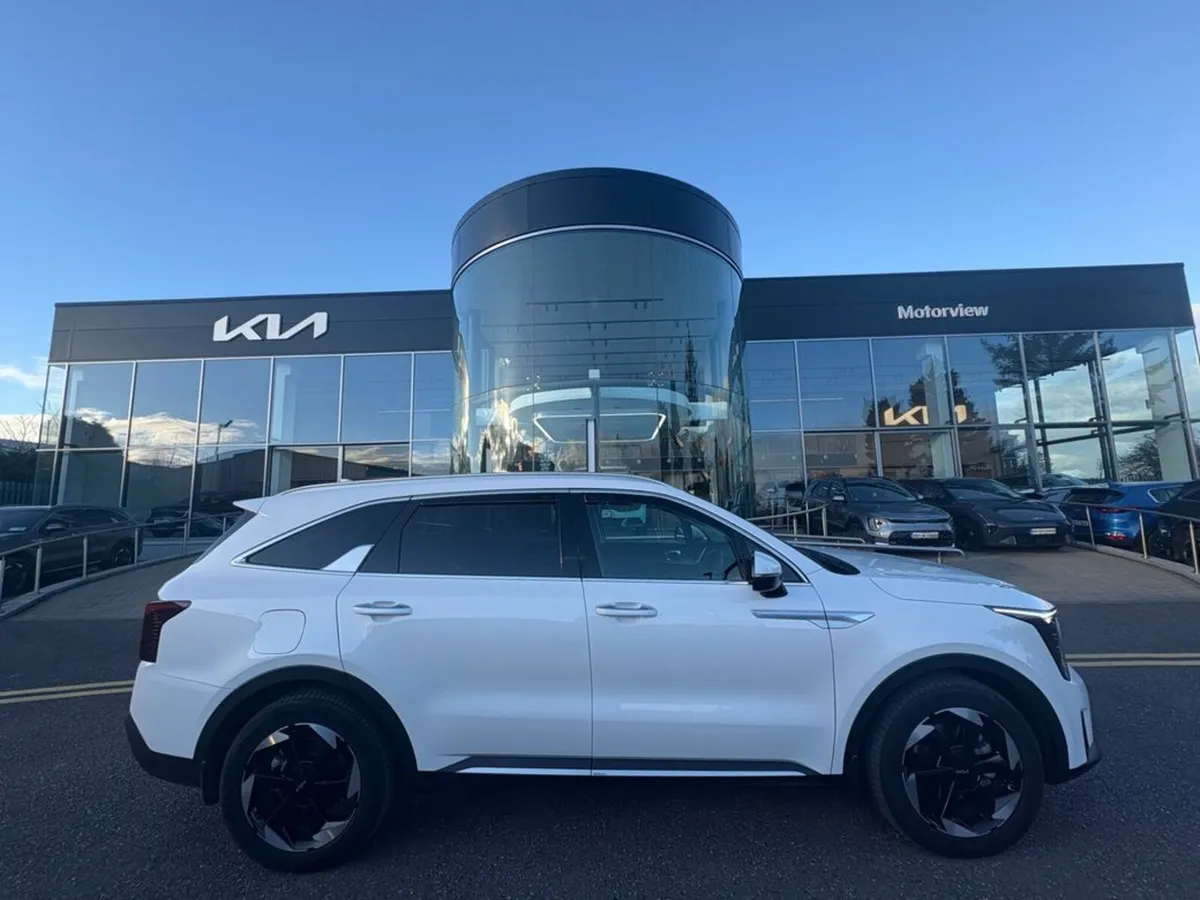 Kia Sorento Phev PE 7S 4WD*Only 9, 600Kms* 1 Owner - Image 1