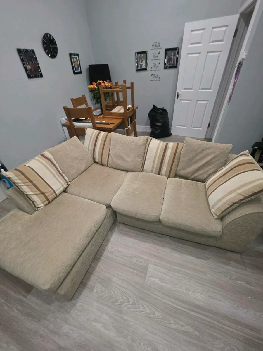 L shape sofa - Image 1