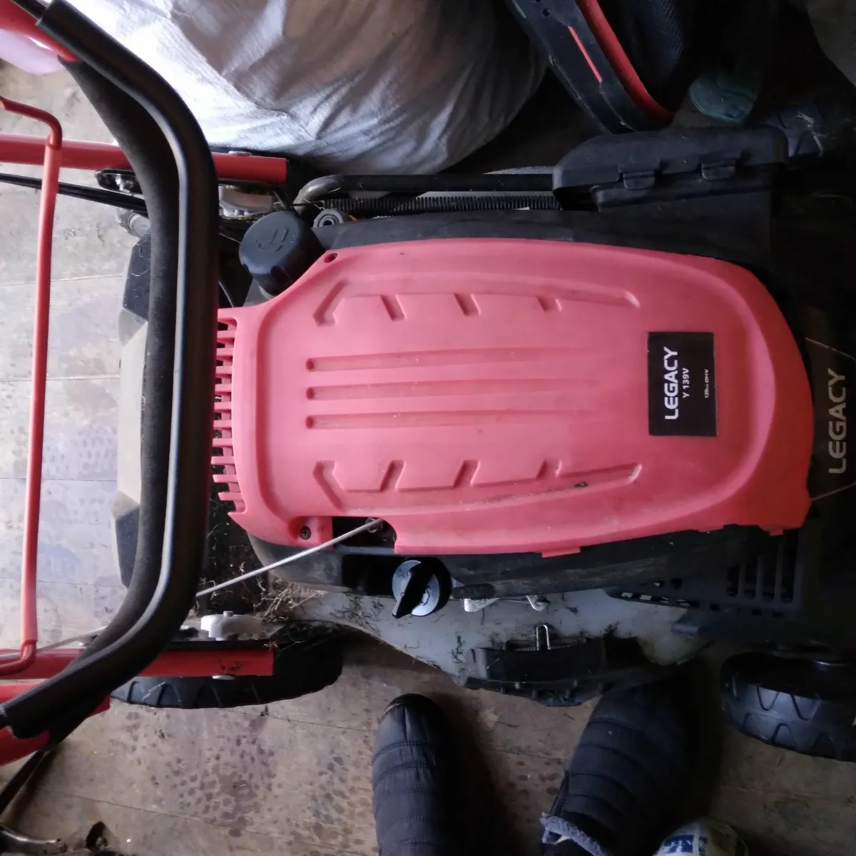Lawnmower with excellent mulcher - Image 2