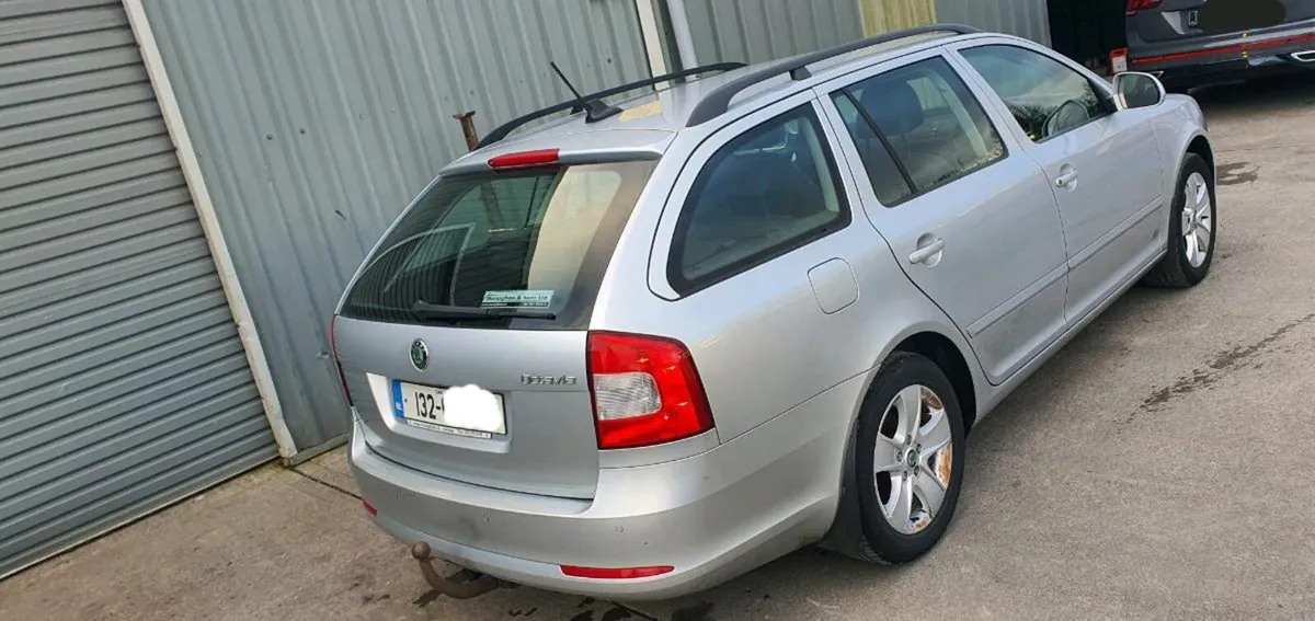 132 SKODA OCTAVIA ESTATE - Image 4