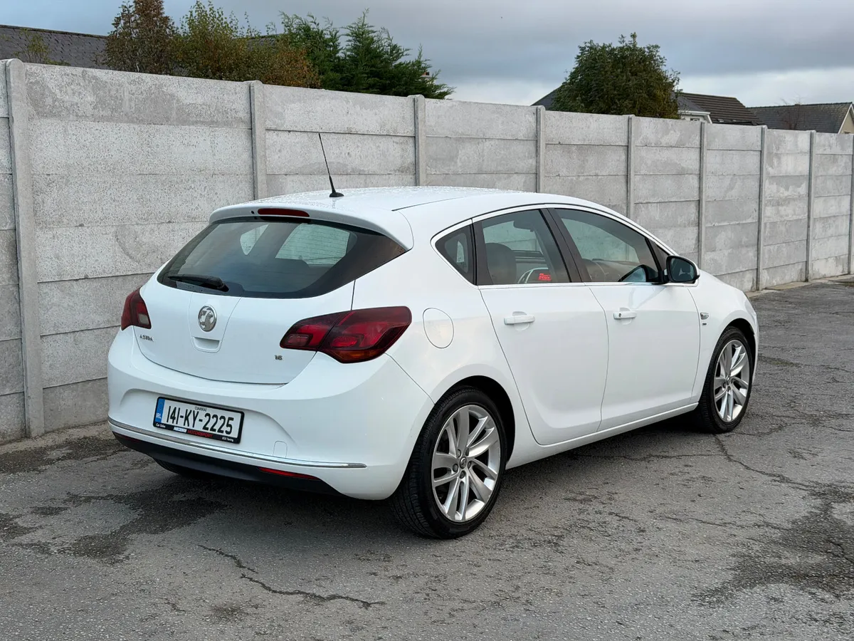 Vauxhall Astra 1.6 SRI NCT 01/26 - Image 4