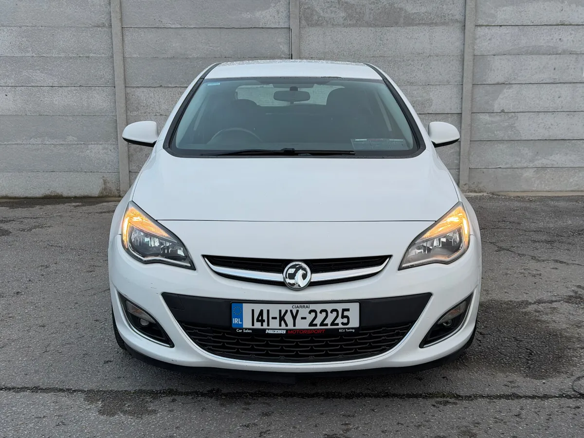 Vauxhall Astra 1.6 SRI NCT 01/26 - Image 2