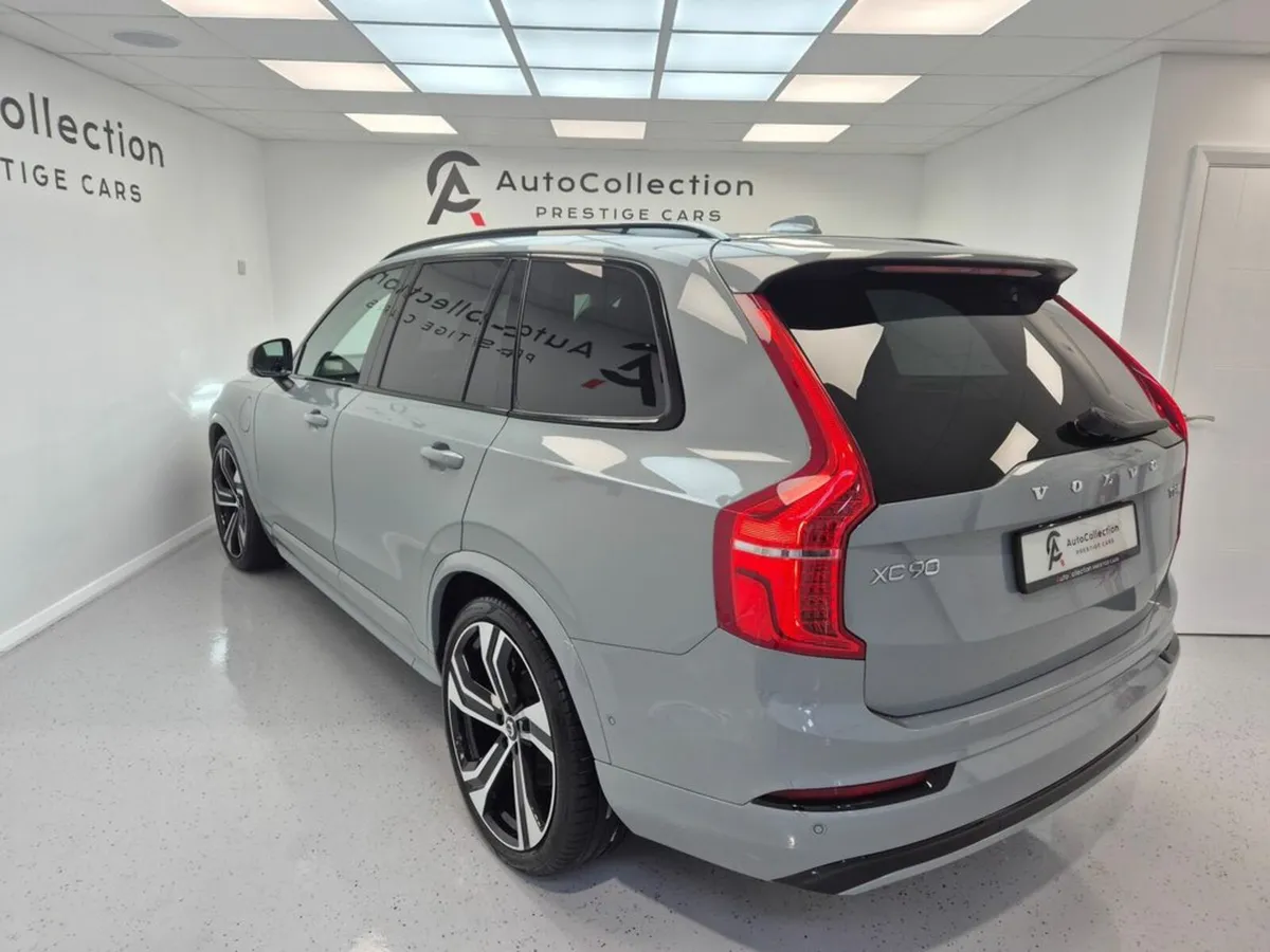 Volvo XC90 **ULTIMATE**ULTRA DARK** - Image 3
