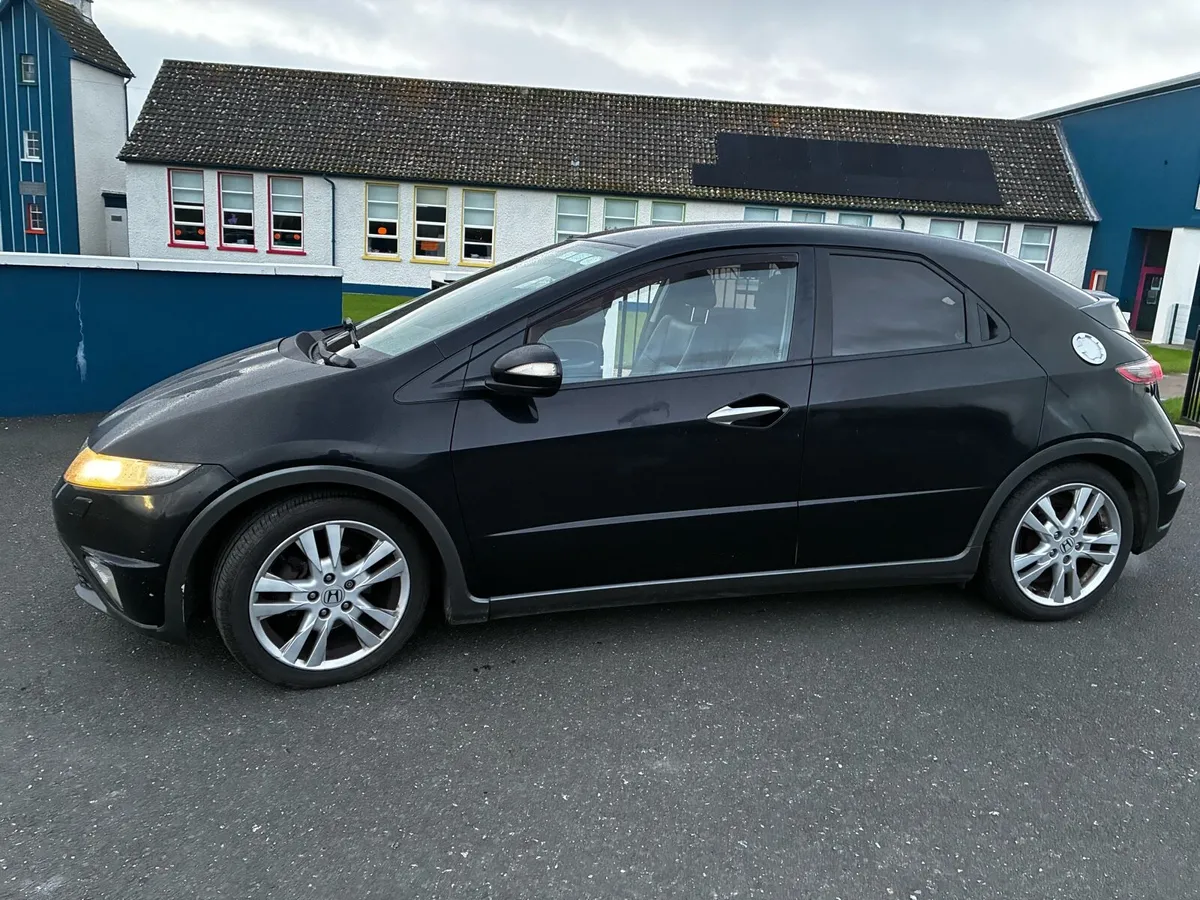 Car - Image 2