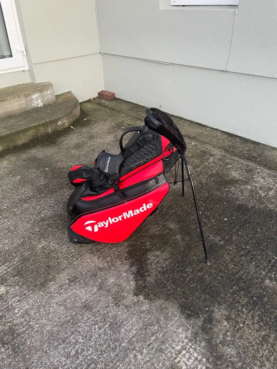 TaylorMade Stealth Tour Stand Bag - Image 1