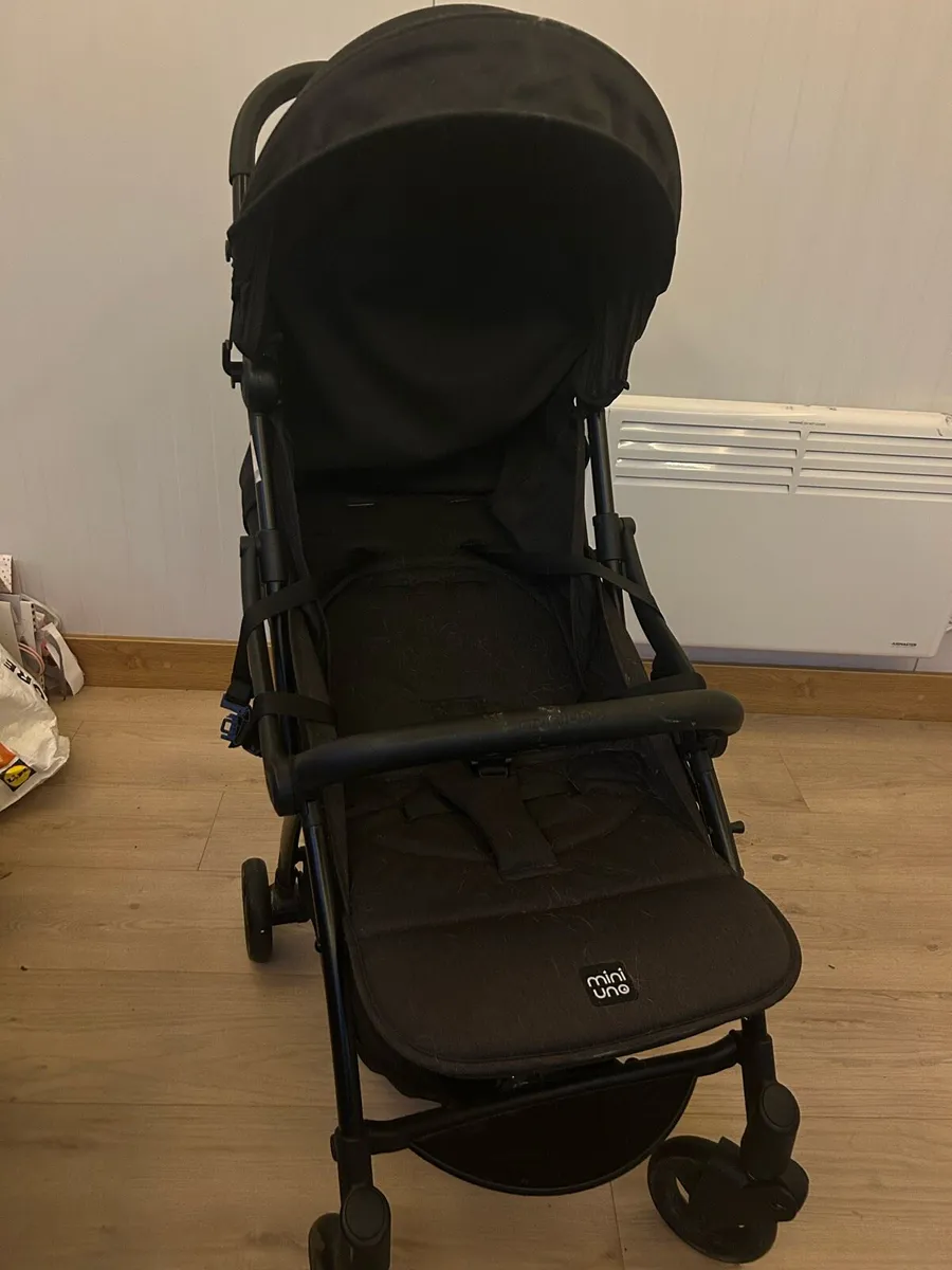 Mini Uno Lightweight Stroller with One-Hand Fold - Image 1