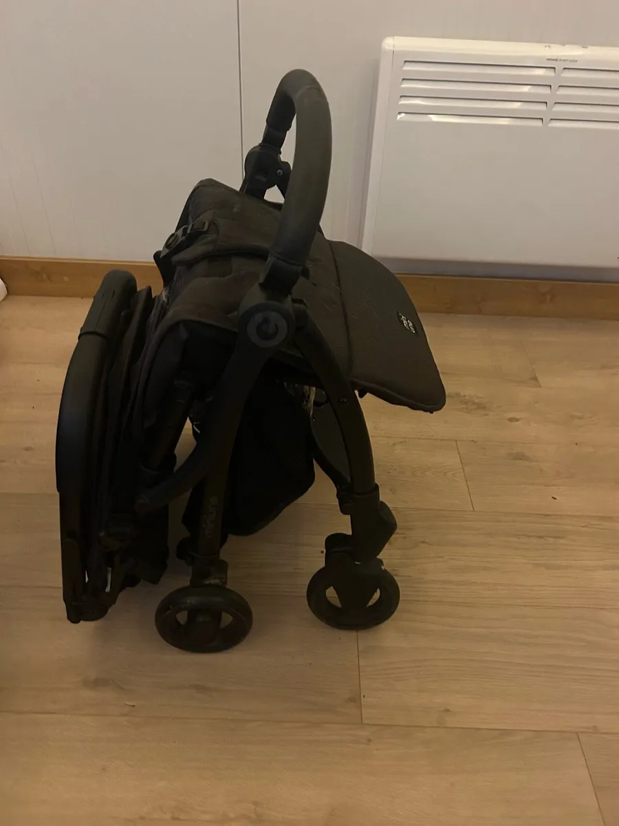 Mini Uno Lightweight Stroller with One-Hand Fold - Image 3