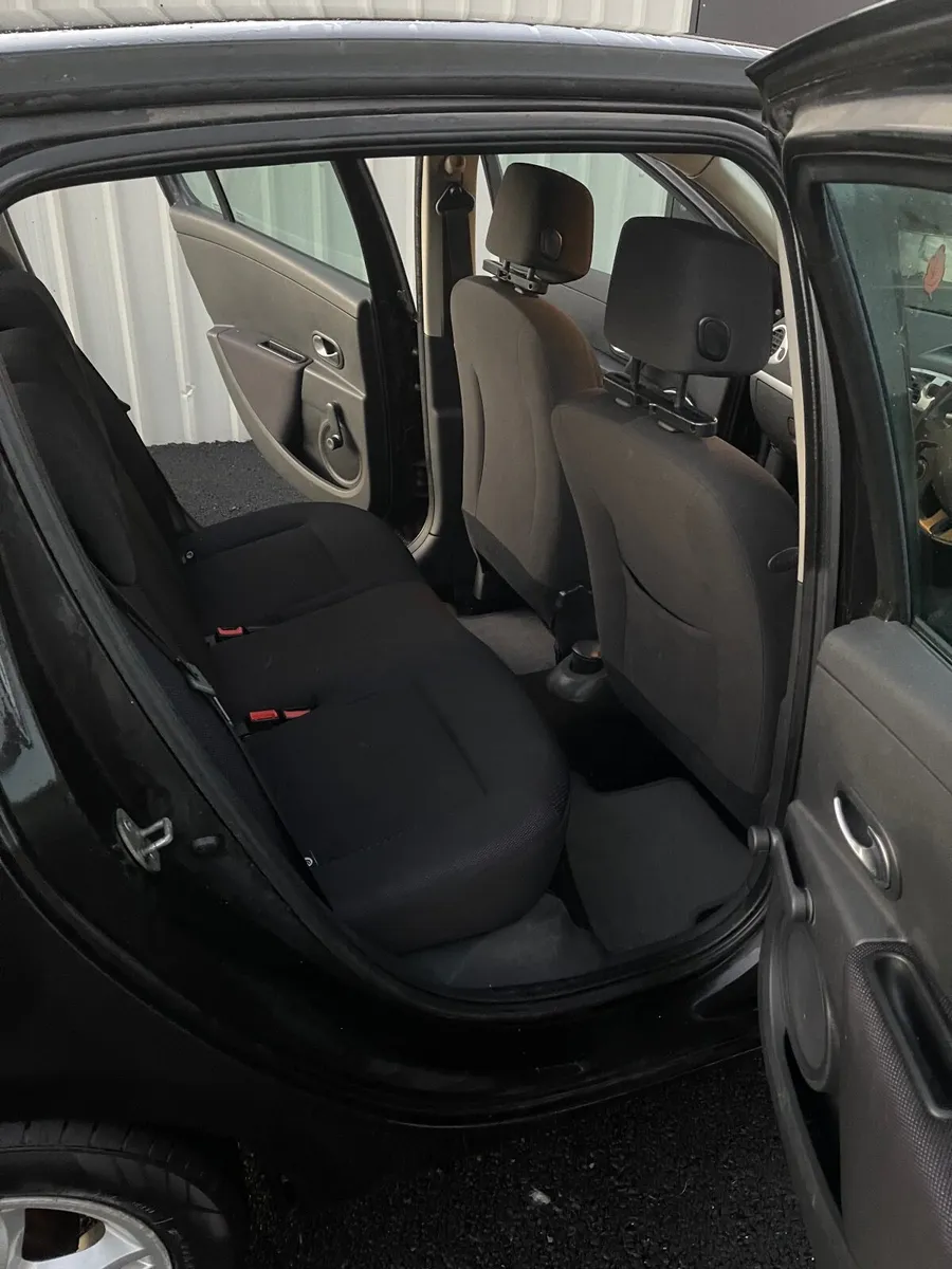 Renault Clio 2006 - Image 2