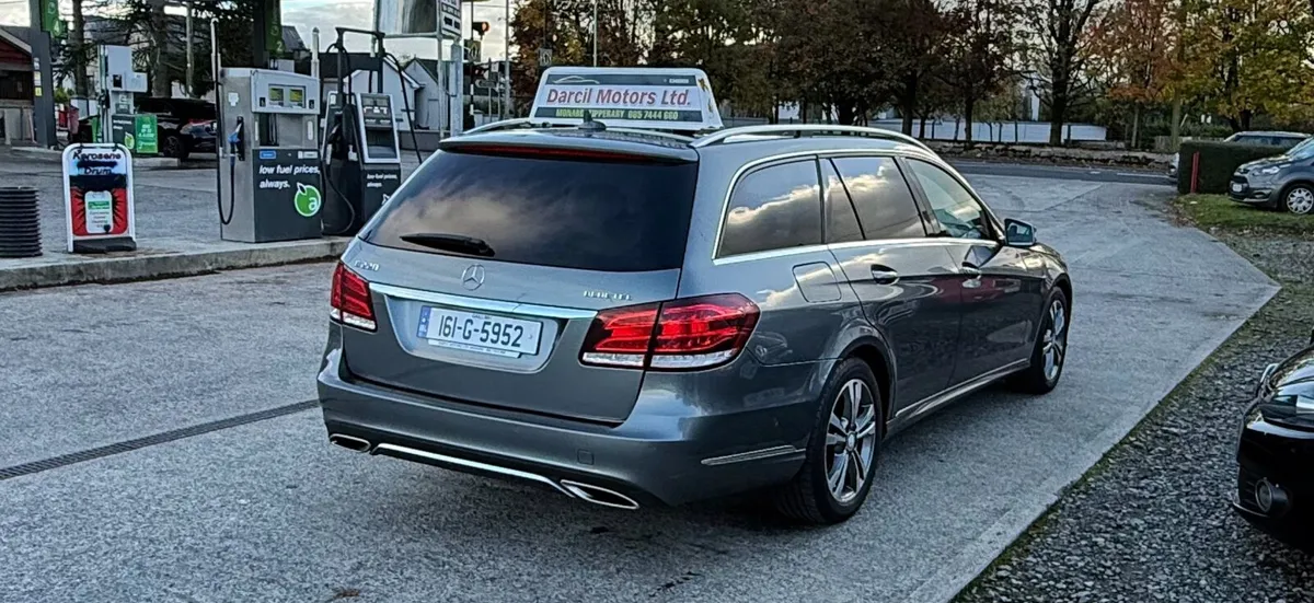 16 Mercedes-Benz E-Class - Image 3