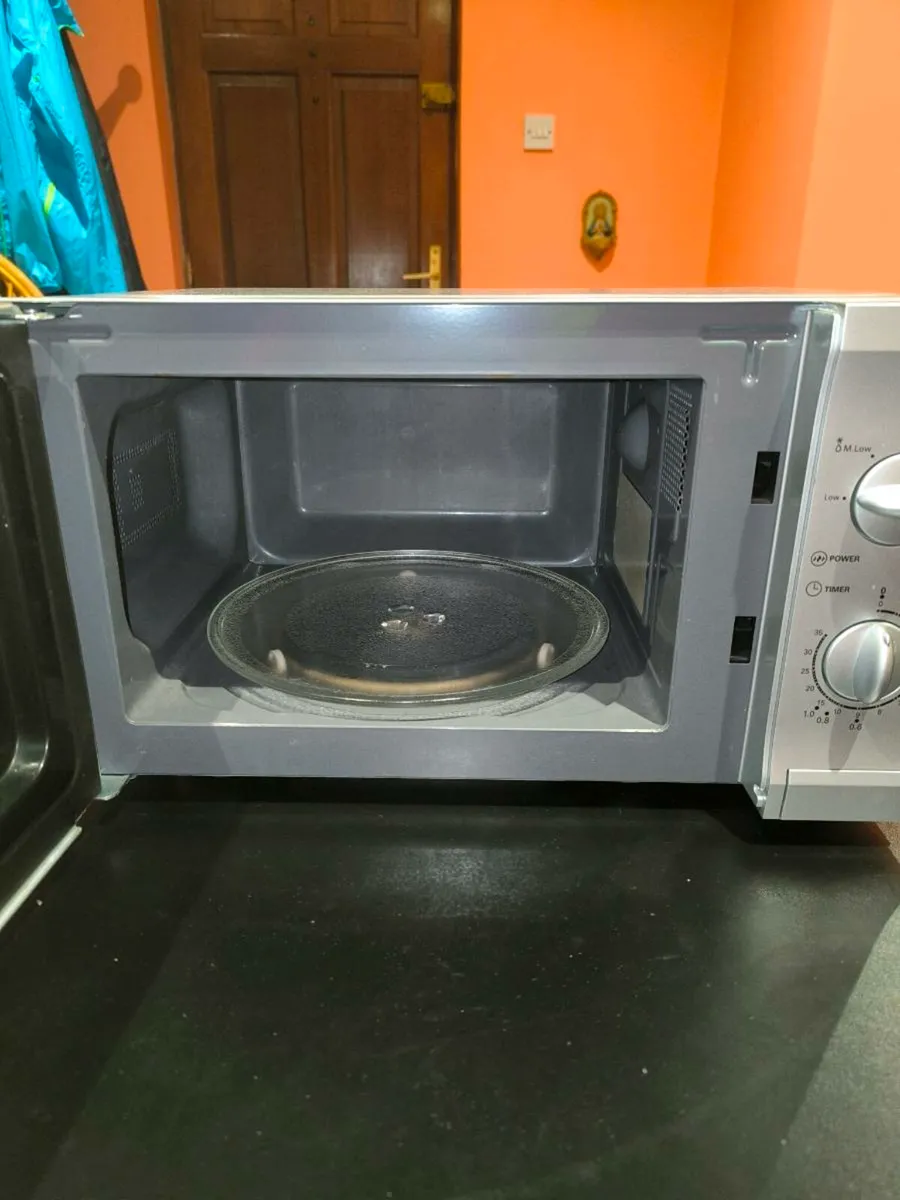 Microwave - Image 2