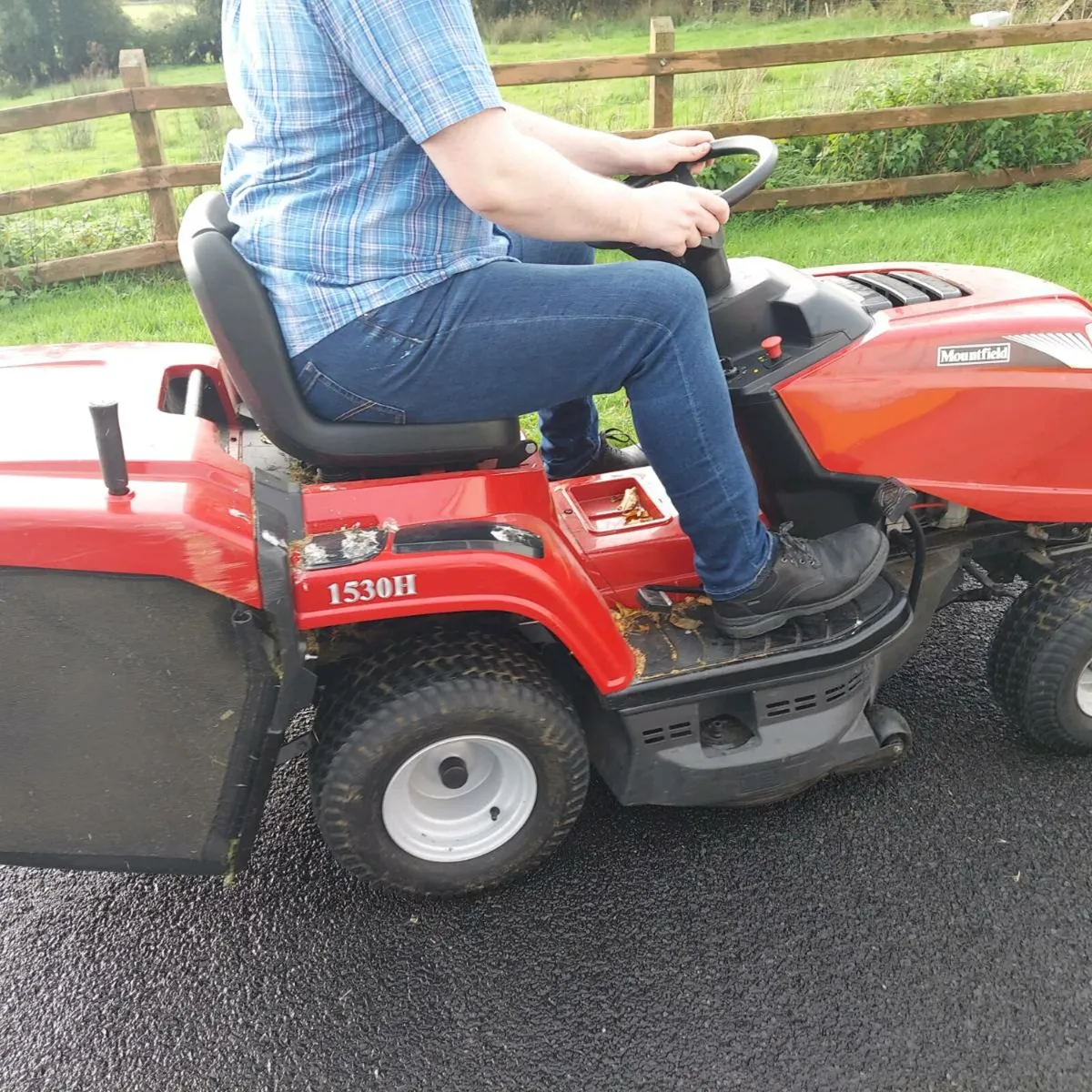 Mountfield 1530H Ride-on Lawnmower - Image 4