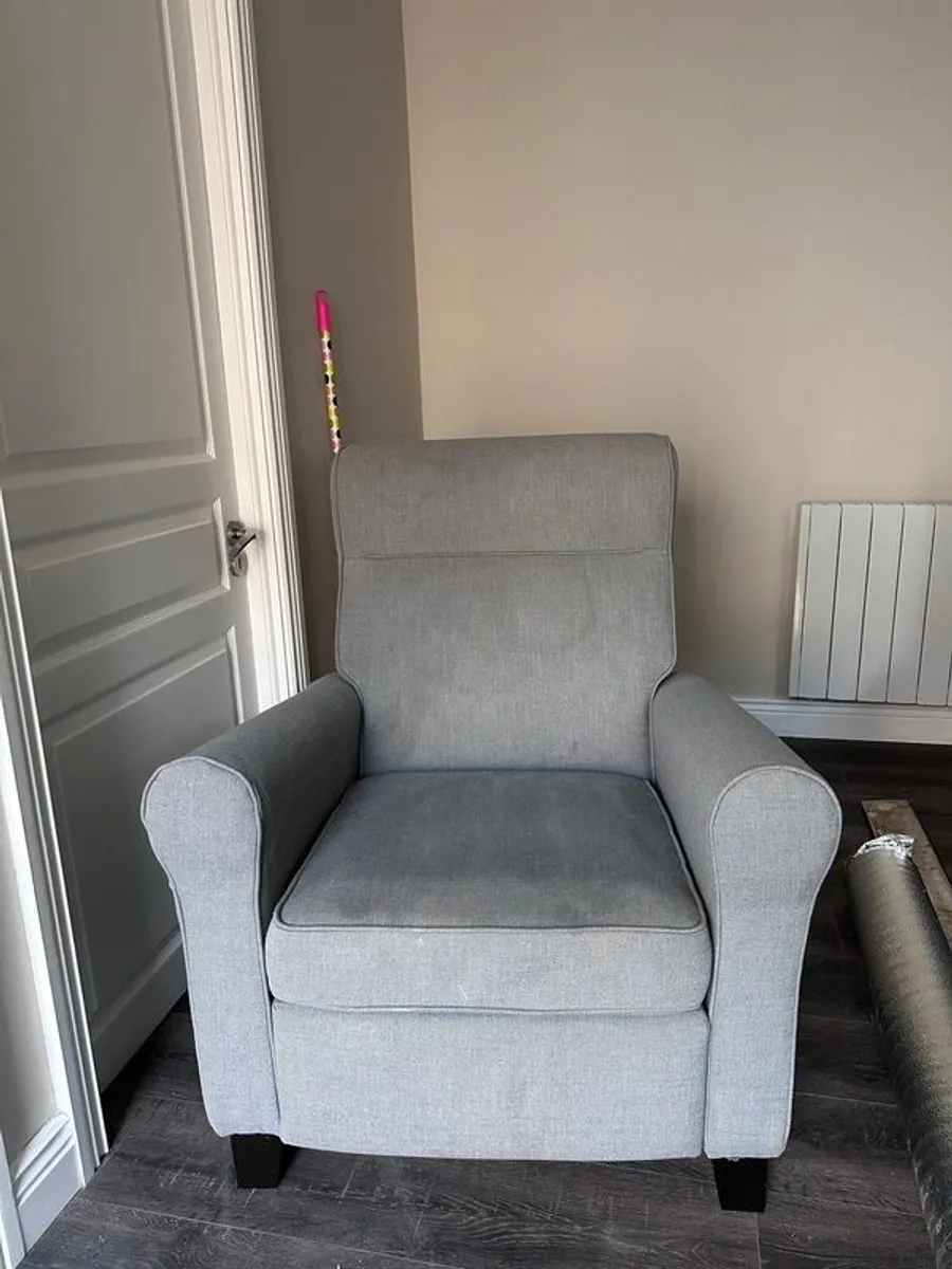 recliner - Image 1