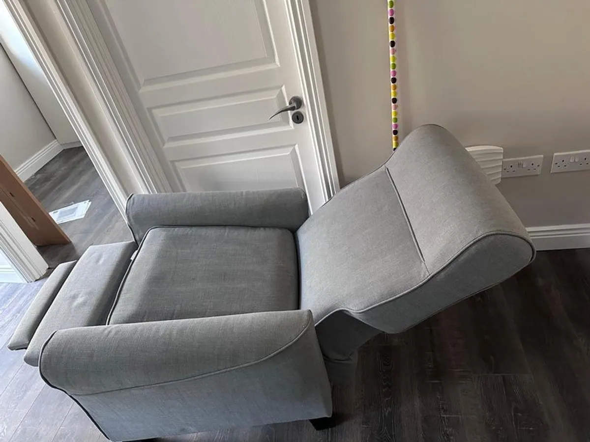 recliner - Image 3