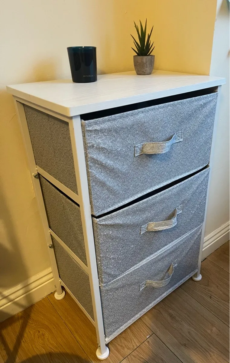 Storage unit - Image 1