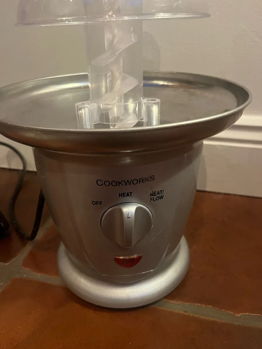 Chocolate fountain - Image 3