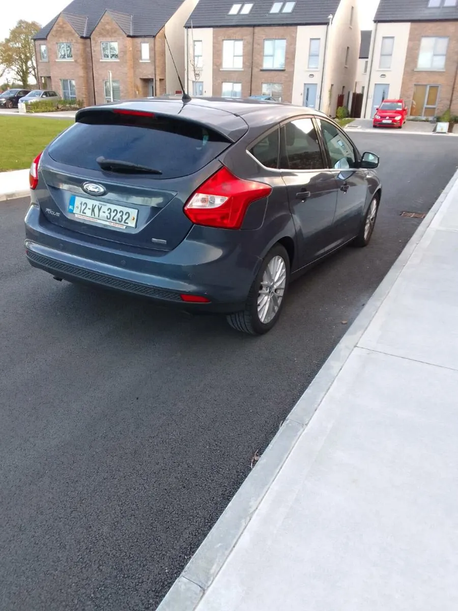 12 Ford Focus - Image 2