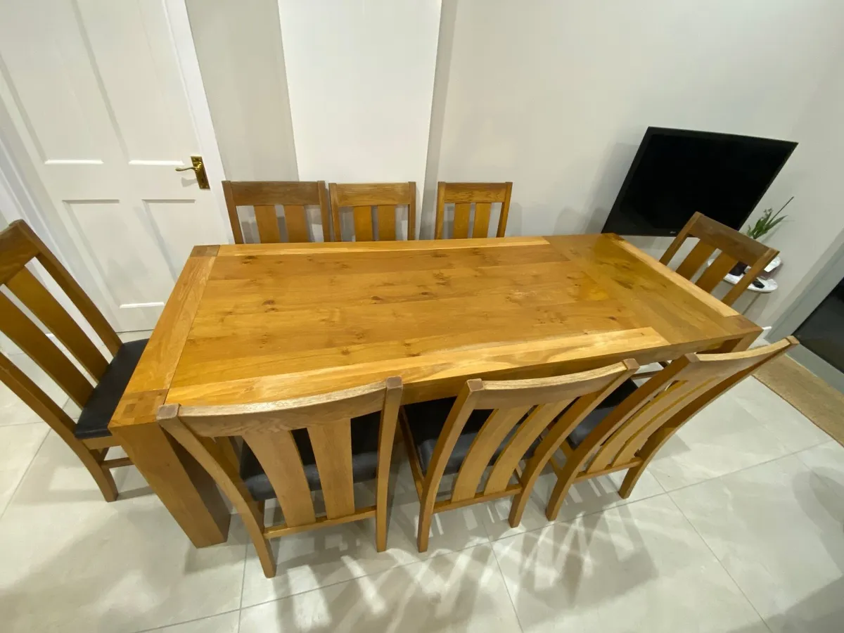 Dining Table and 8 chairs - Image 3