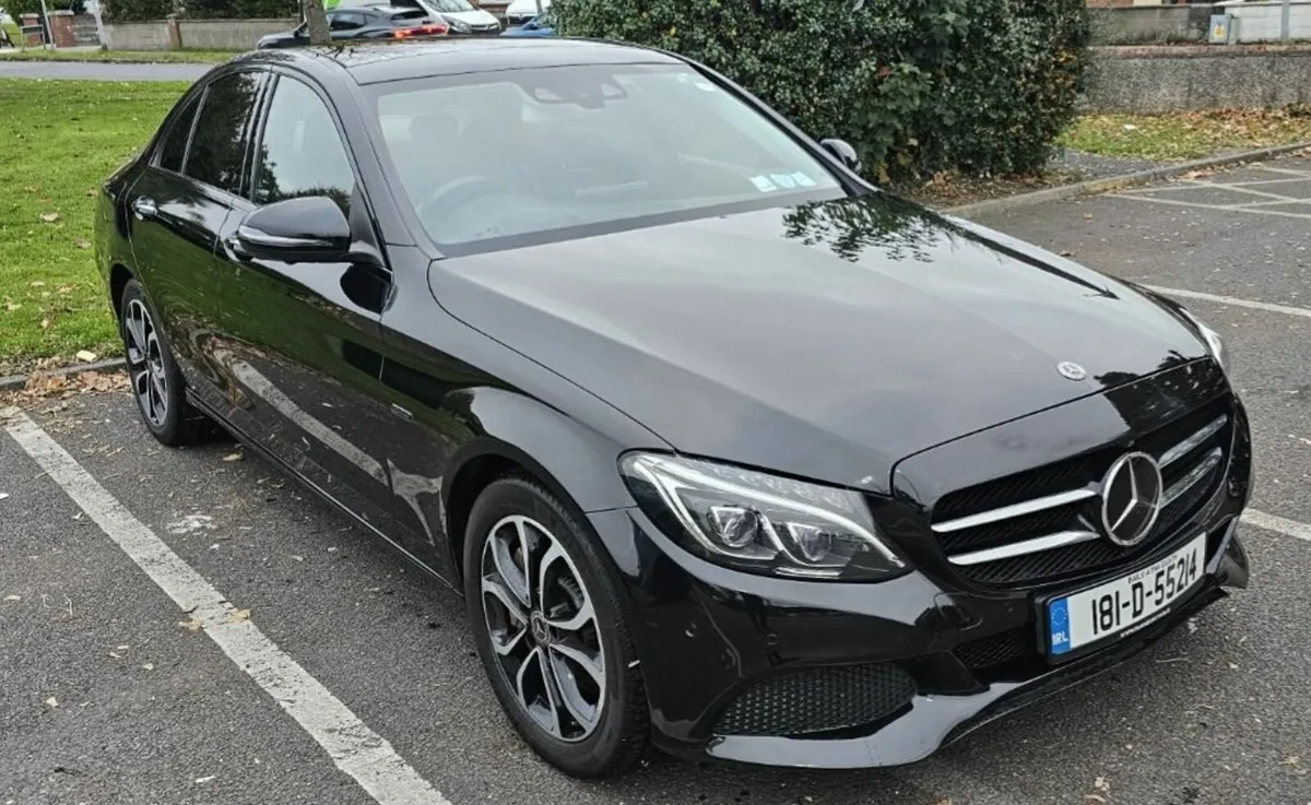 Mercedes-Benz C350e Premium Plus + Extras.Like New - Image 1
