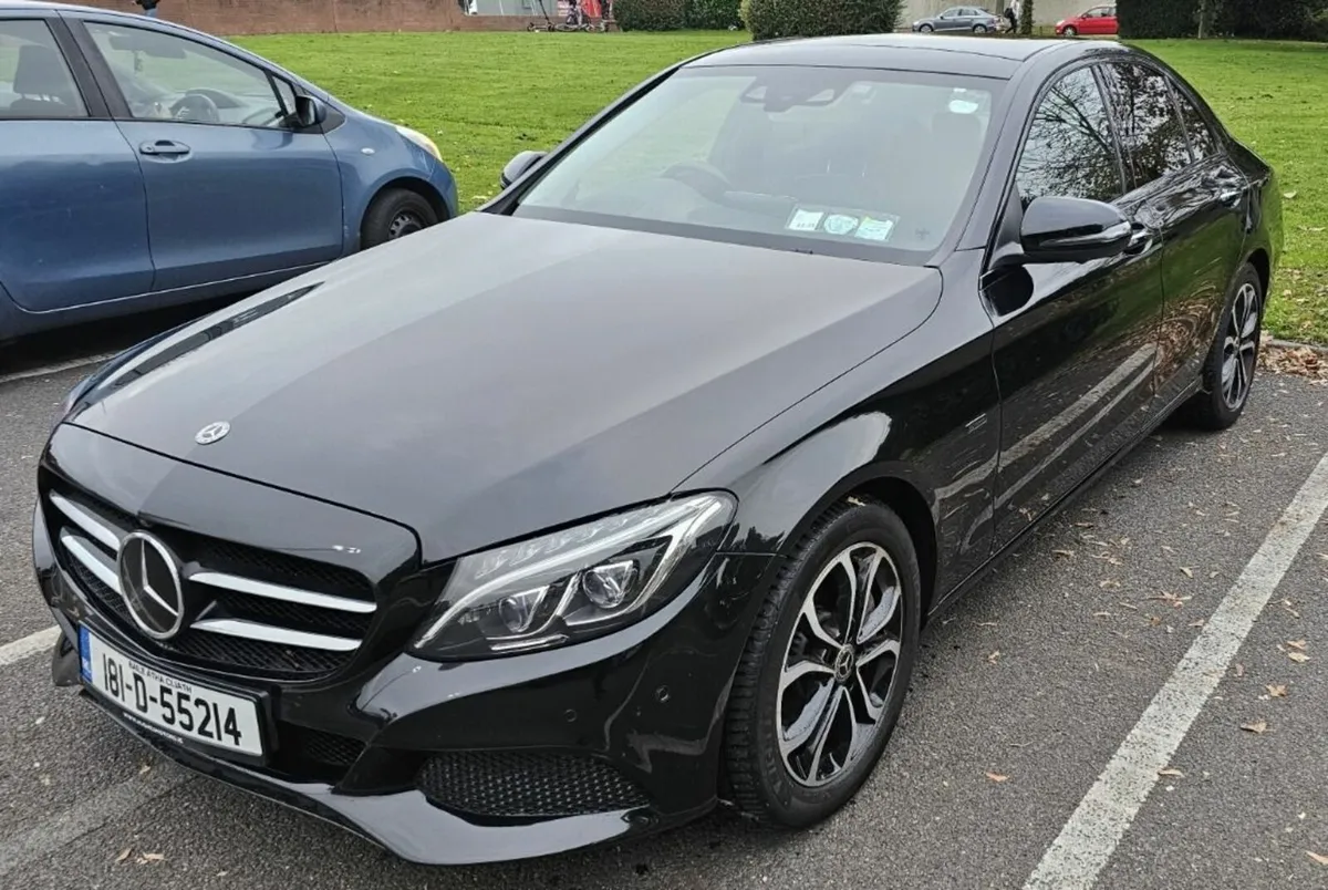 Mercedes-Benz C350e Premium Plus + Extras.Like New - Image 2