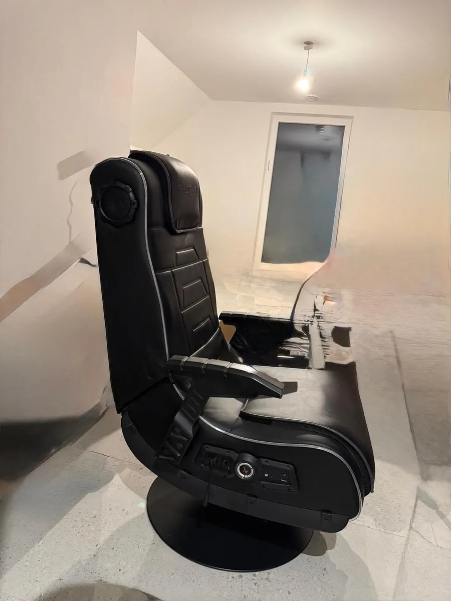 XRocker gaming chair - Image 3