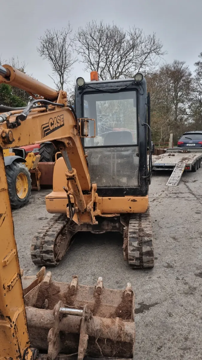 02 Case Ck32 Mini Digger - Image 1