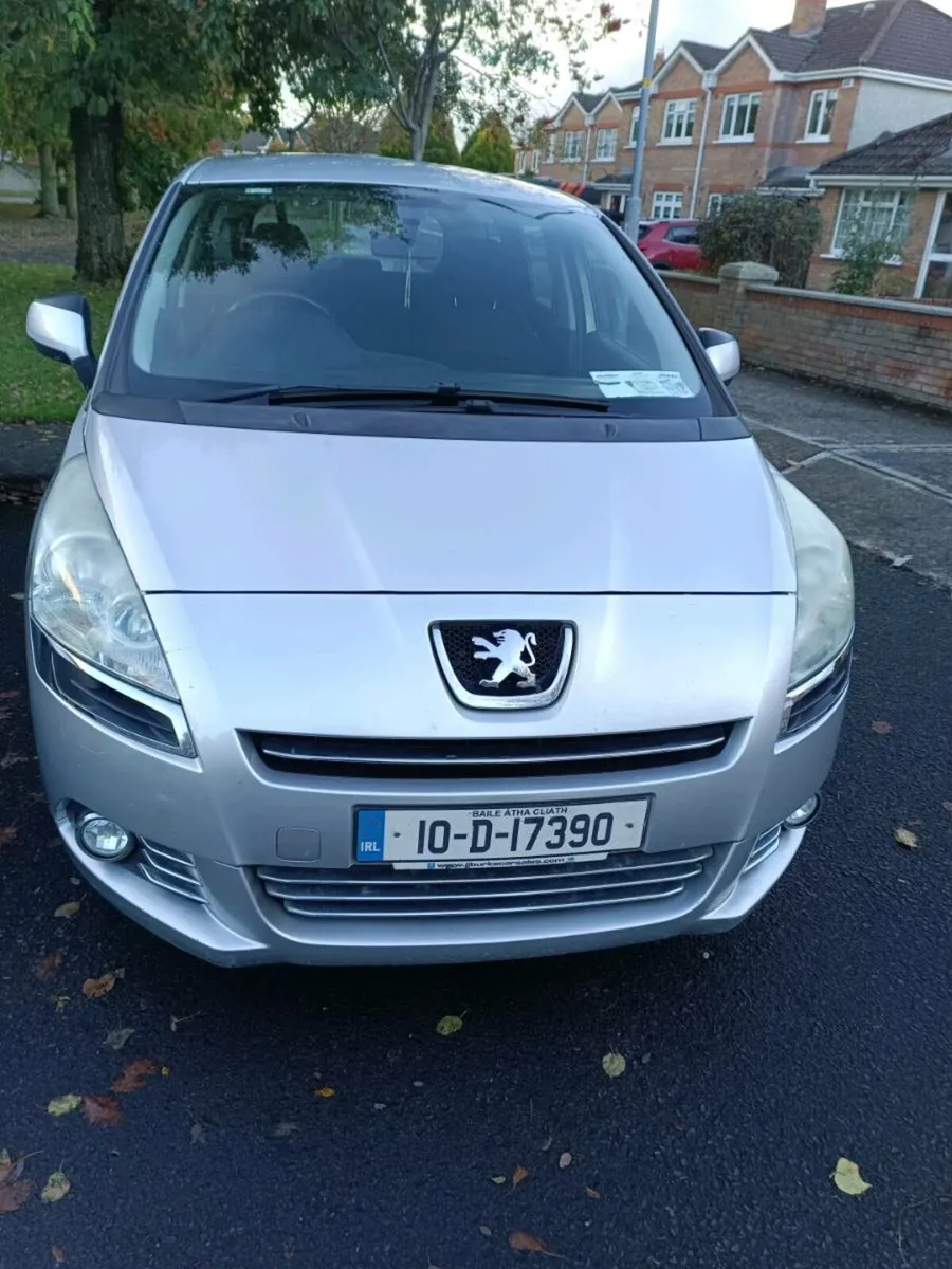2010 7 seater Peugeot 5008 manual - Image 3