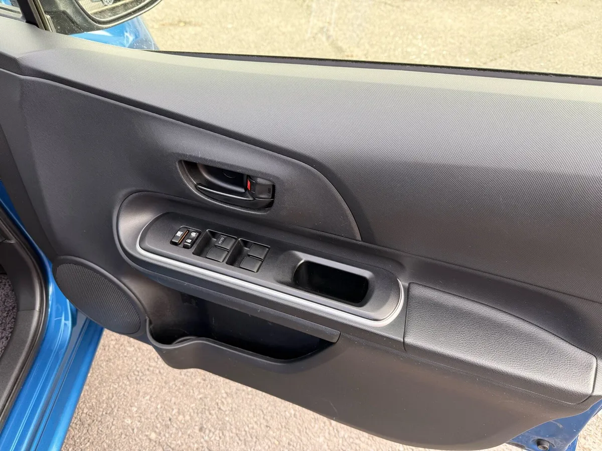 182 Toyota Aqua 1.5 Hybrid - Excellent Condition - Image 4